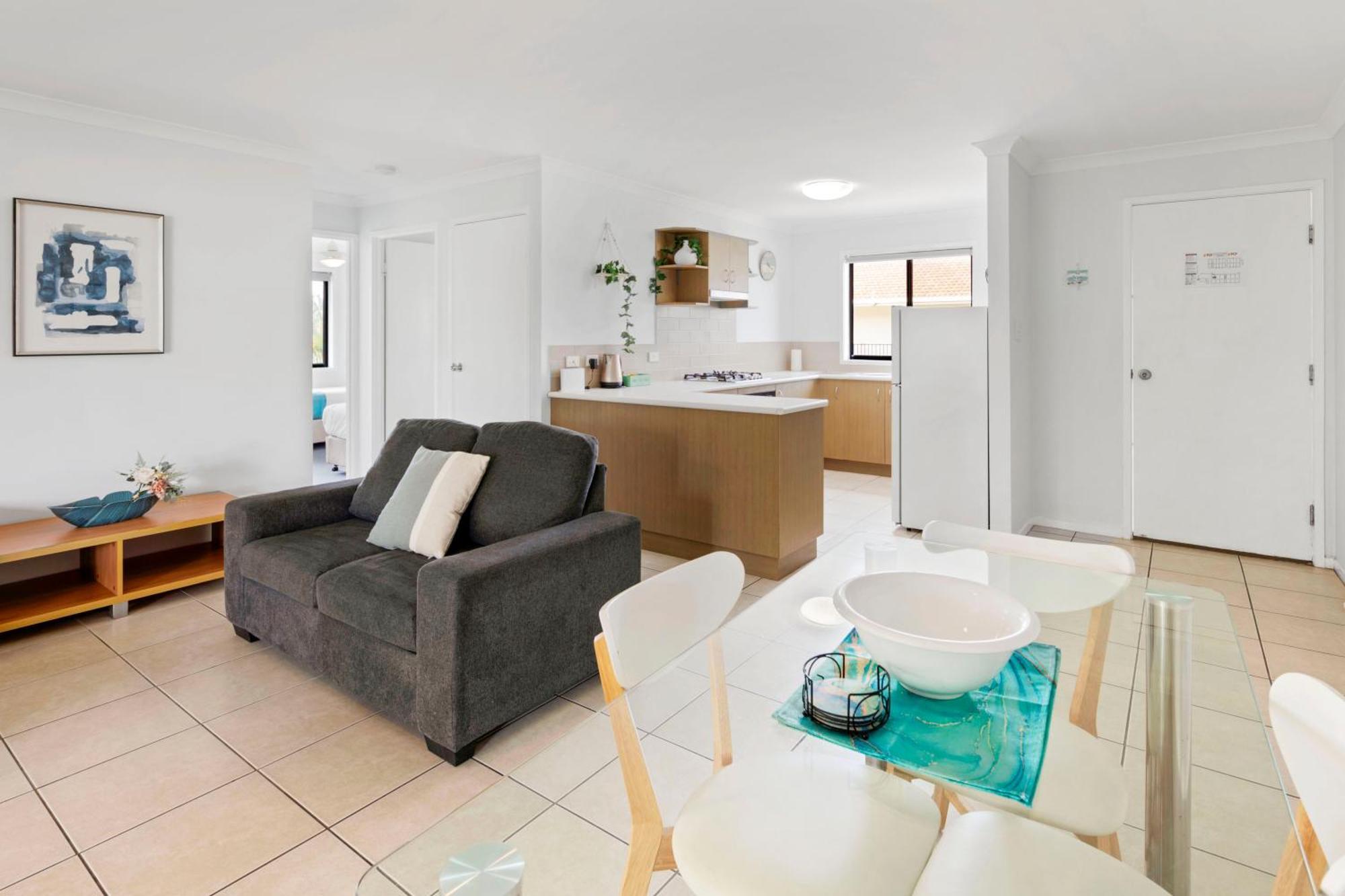 Arlia Sands Apartments Hervey Bay Room photo