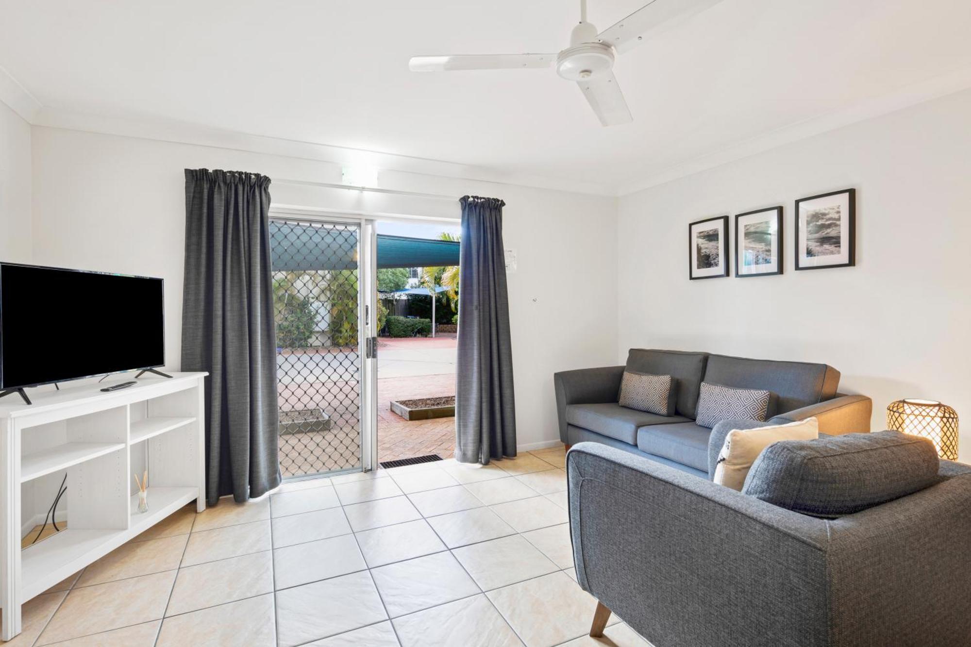 Arlia Sands Apartments Hervey Bay Room photo