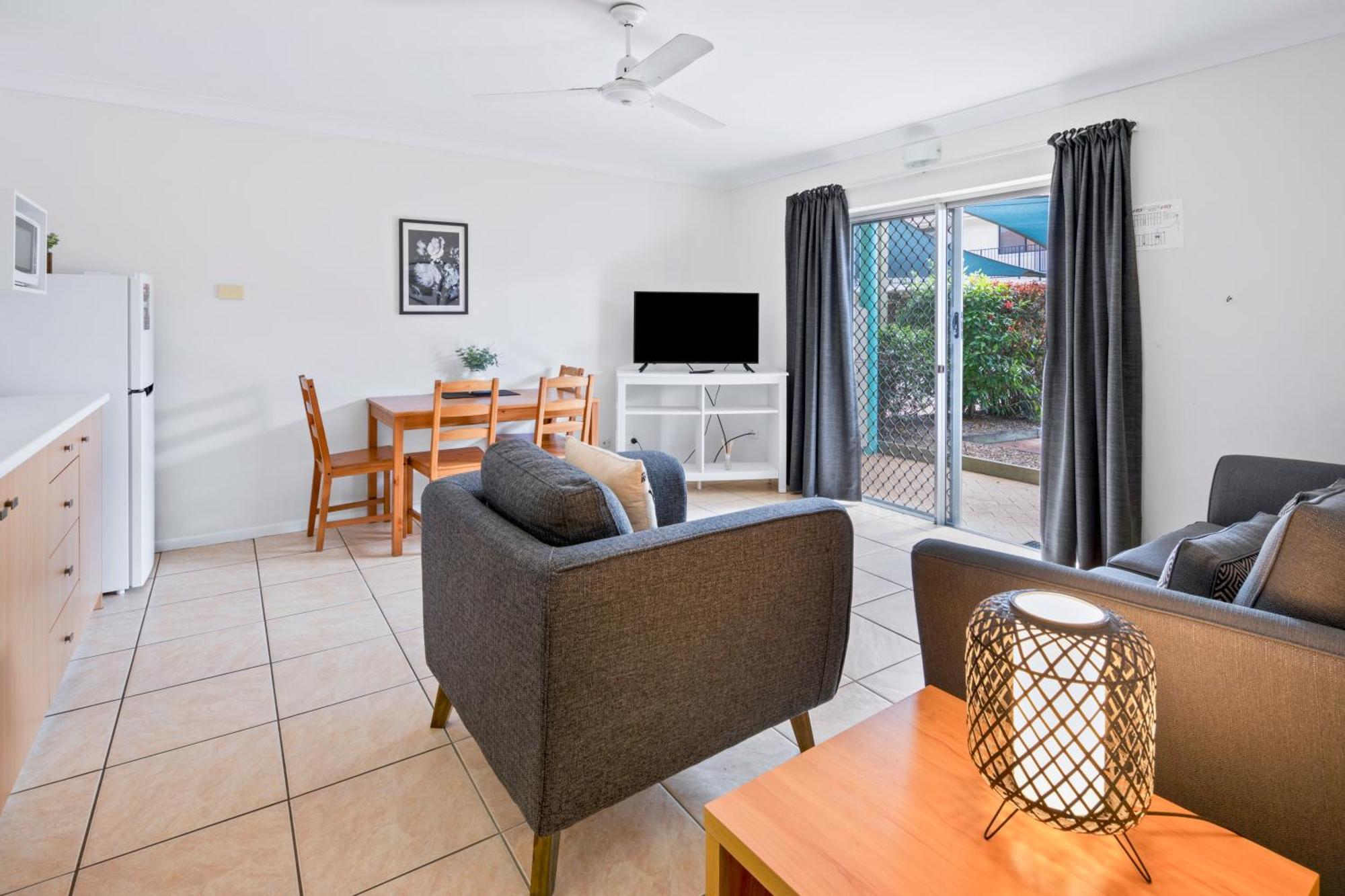 Arlia Sands Apartments Hervey Bay Room photo